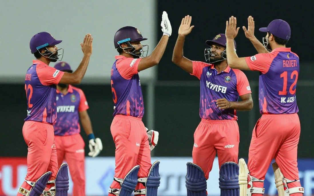 ईडन पार्क में न्यूजीलैंड का रिकॉर्ड 259/7, भारत 87 रन से ढहा — फिलिप्स का 49 गेंद में शतक